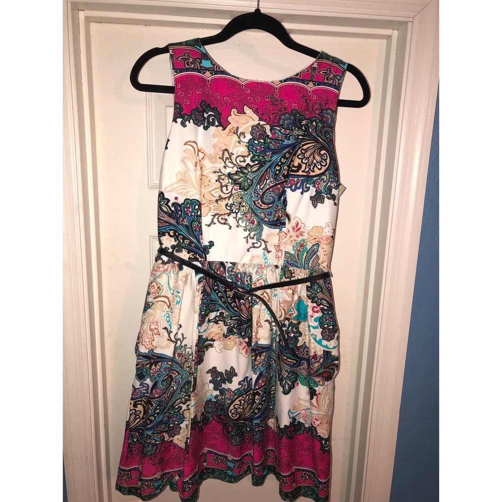 CUTE short fit and flare floral dress with belt